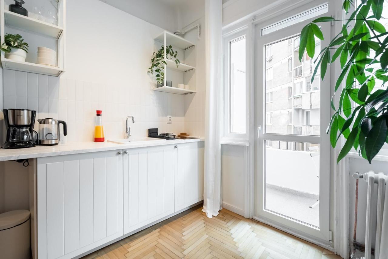 Cismigiu Serenity: 1Br Flat With Scenic Balcony Boekarest Buitenkant foto