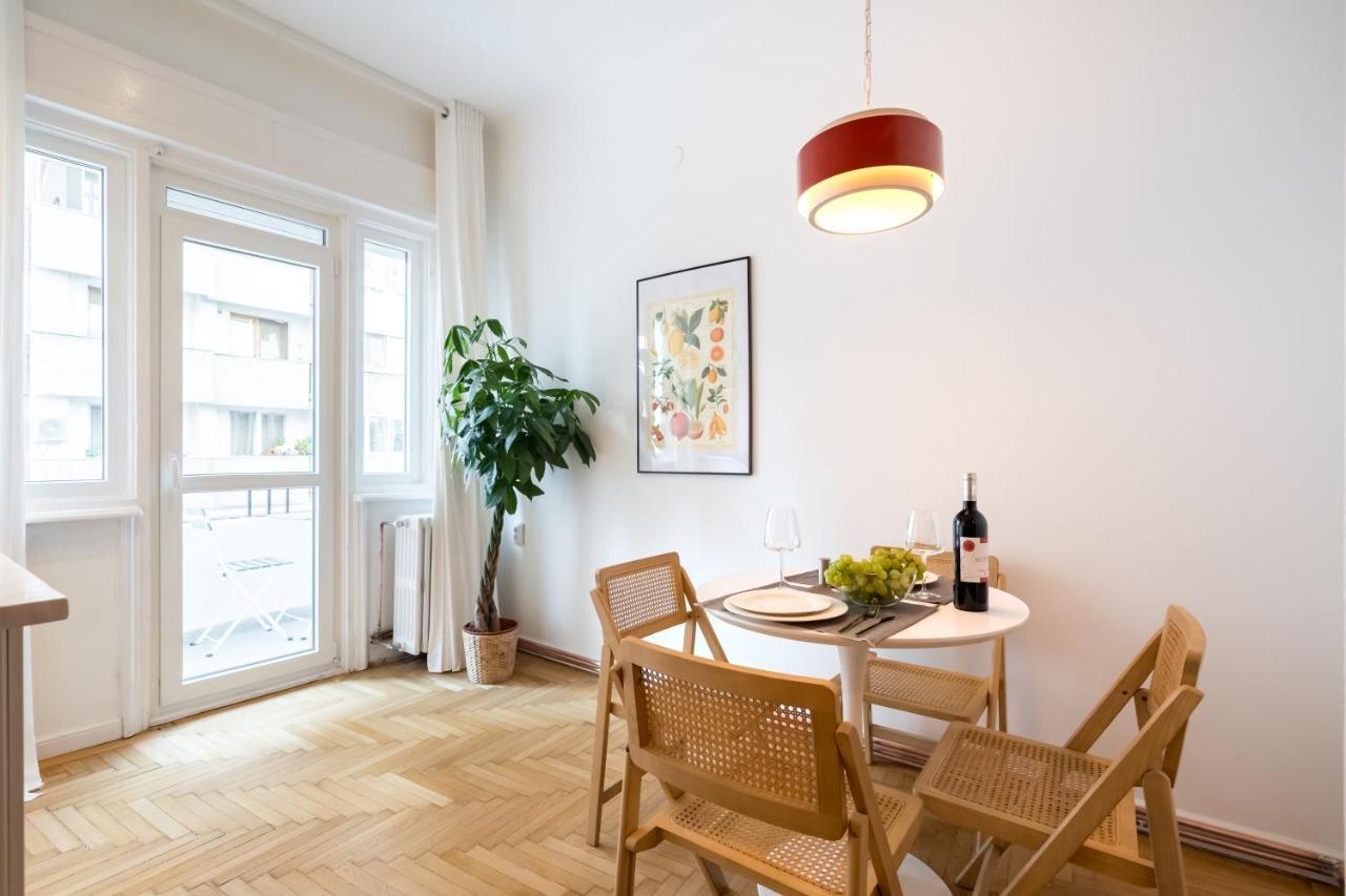 Cismigiu Serenity: 1Br Flat With Scenic Balcony Boekarest Buitenkant foto