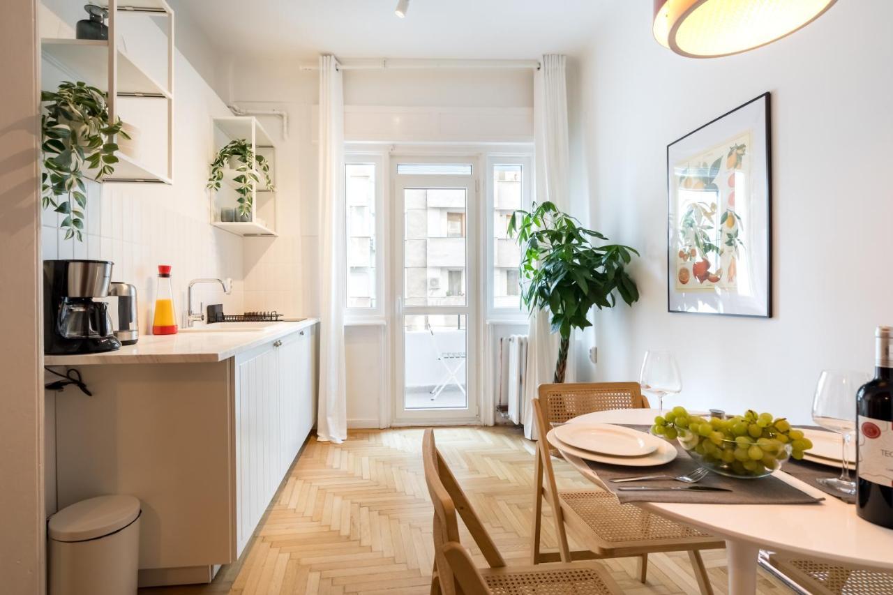 Cismigiu Serenity: 1Br Flat With Scenic Balcony Boekarest Buitenkant foto