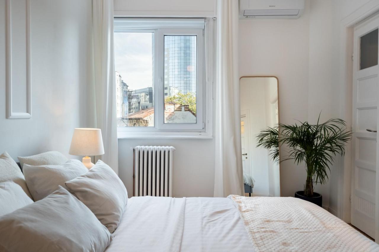 Cismigiu Serenity: 1Br Flat With Scenic Balcony Boekarest Buitenkant foto