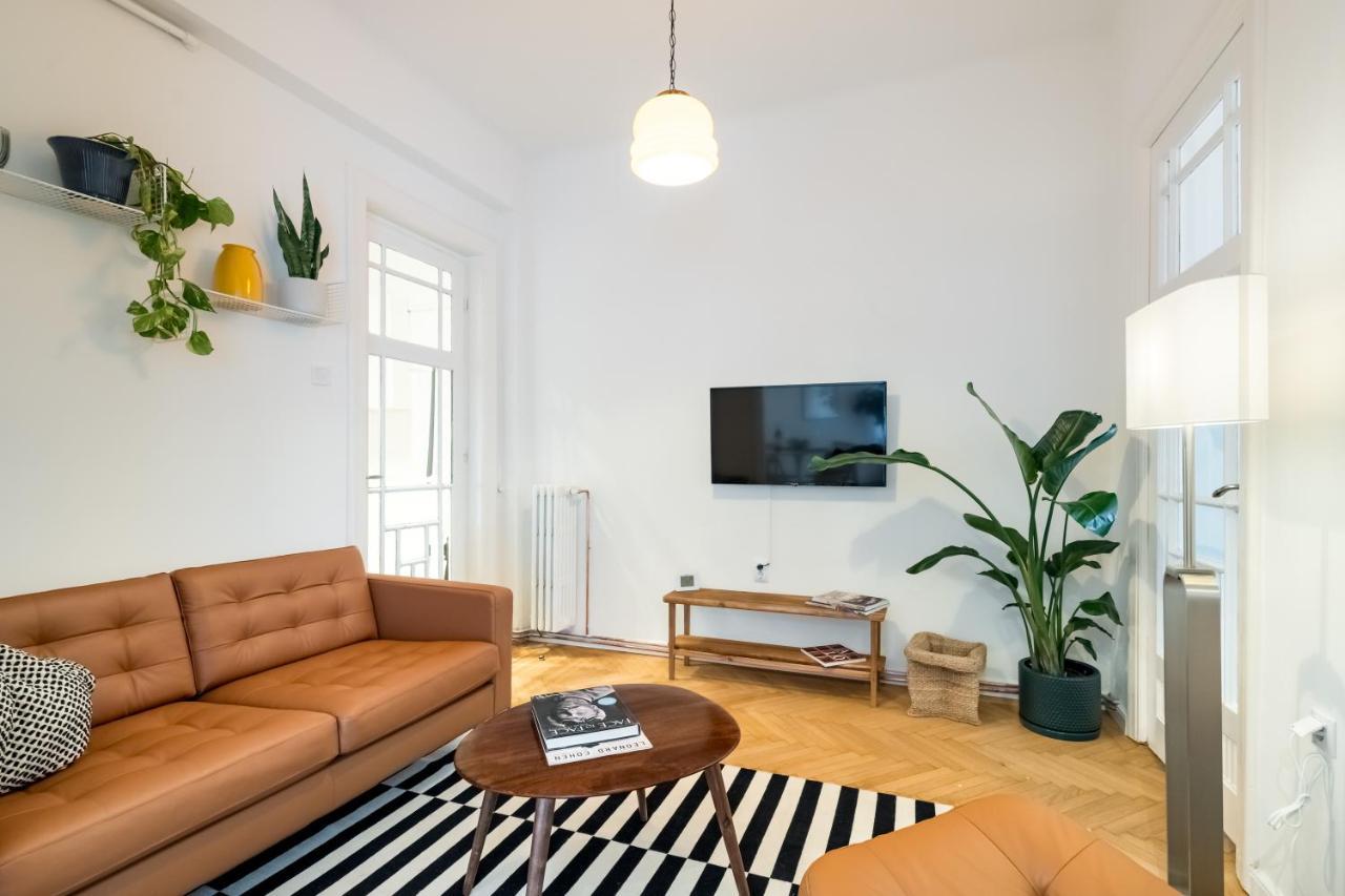 Cismigiu Serenity: 1Br Flat With Scenic Balcony Boekarest Buitenkant foto