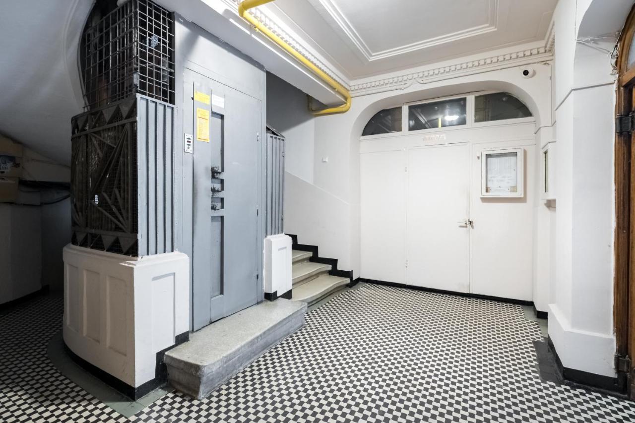 Cismigiu Serenity: 1Br Flat With Scenic Balcony Boekarest Buitenkant foto