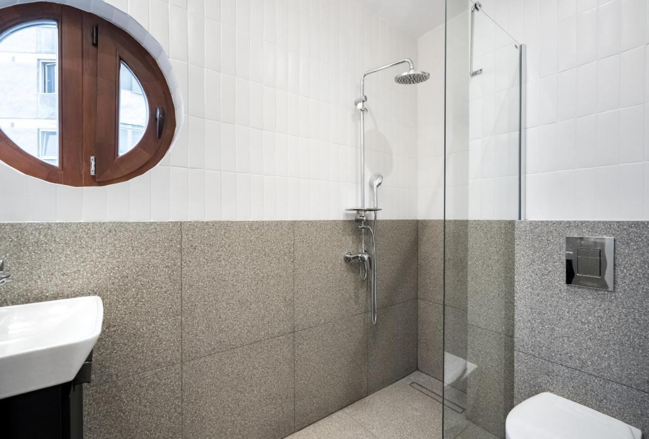 Cismigiu Serenity: 1Br Flat With Scenic Balcony Boekarest Buitenkant foto