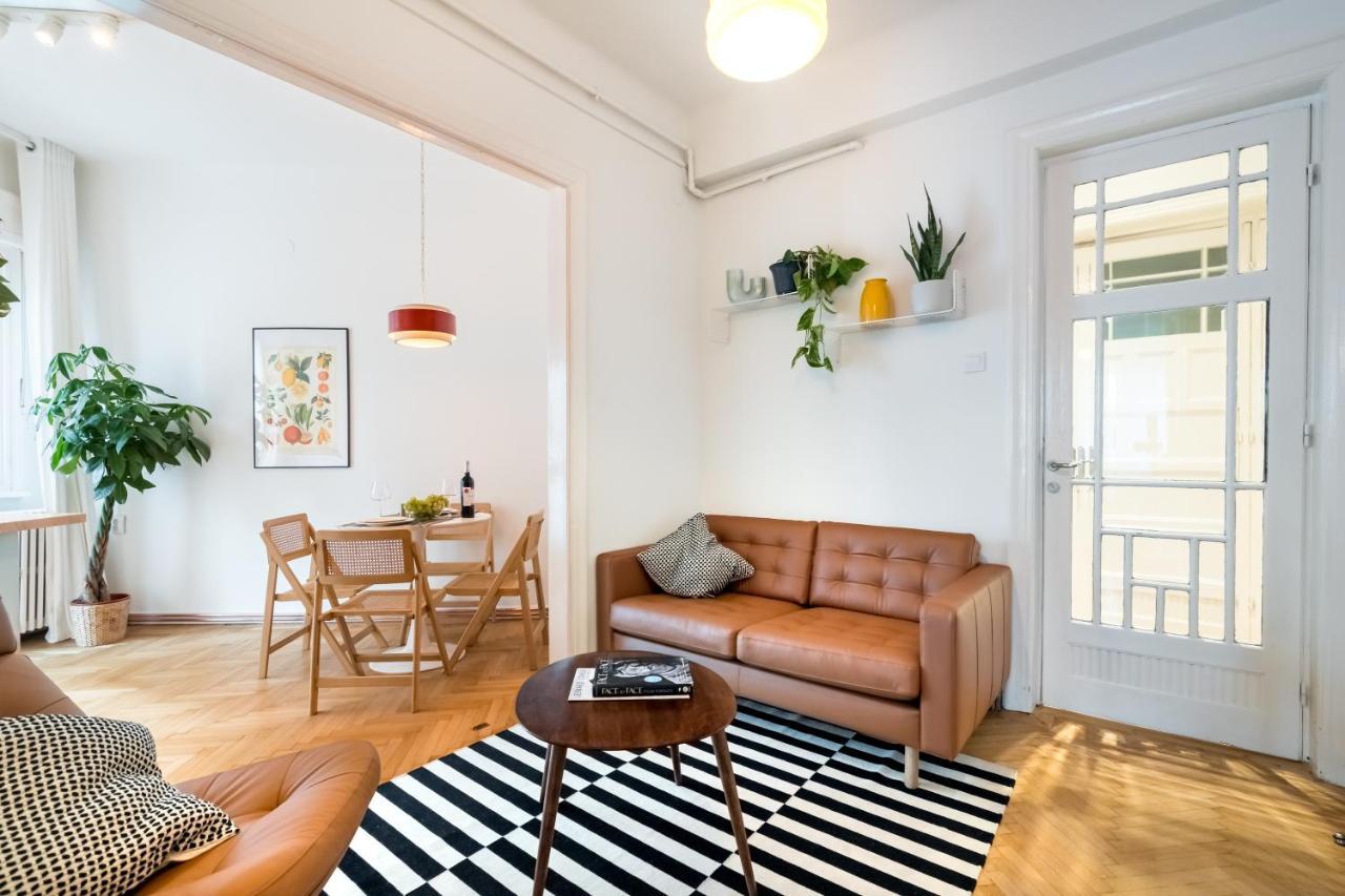 Cismigiu Serenity: 1Br Flat With Scenic Balcony Boekarest Buitenkant foto