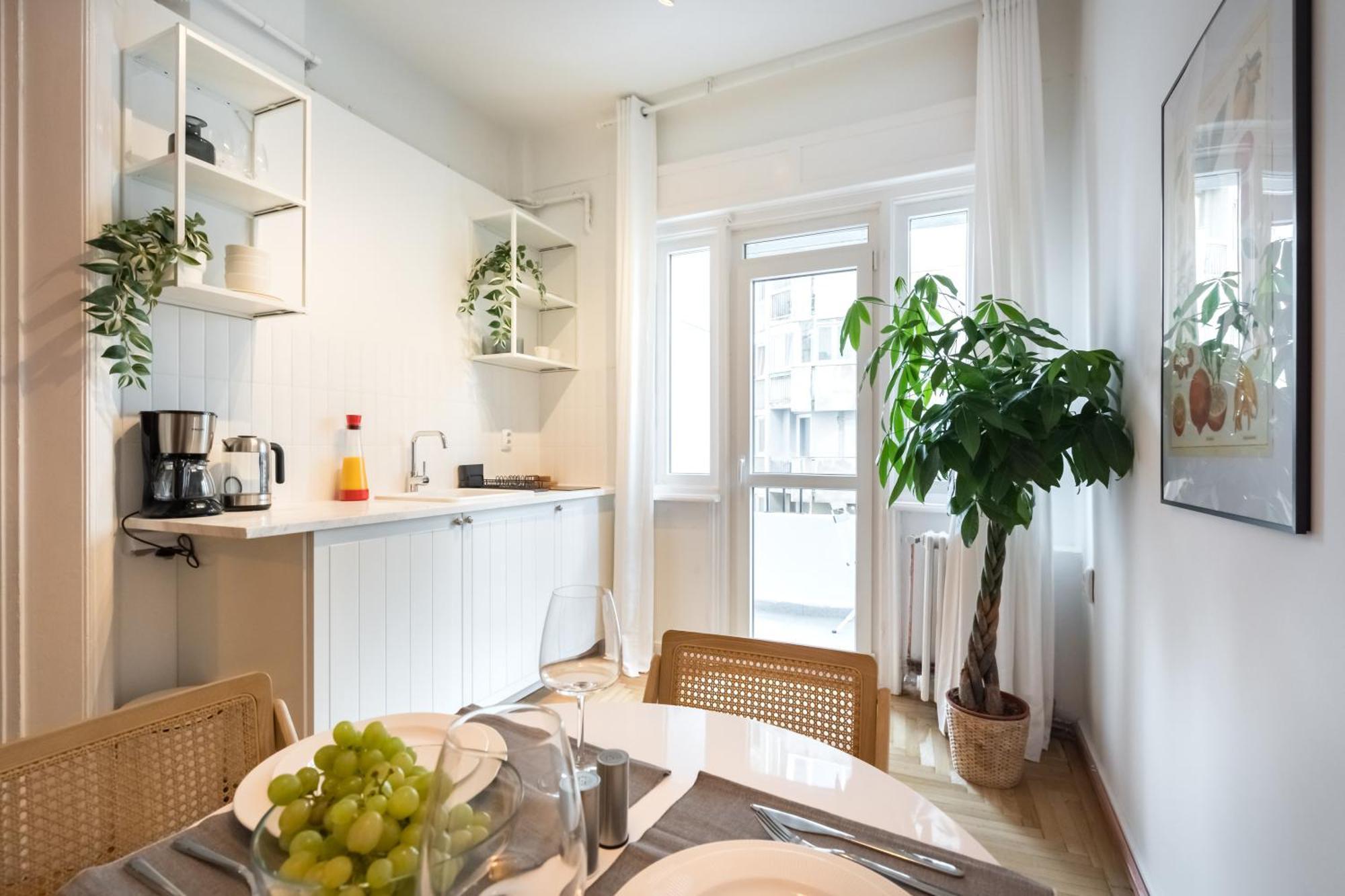 Cismigiu Serenity: 1Br Flat With Scenic Balcony Boekarest Buitenkant foto